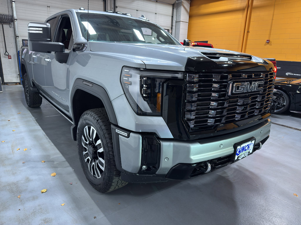 Used 2025 GMC Sierra 3500 Denali Ultimate image 7