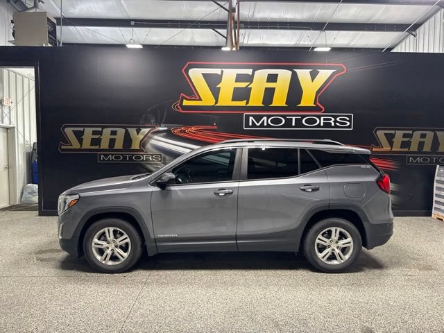 Used 2021 GMC Terrain SLE w/ Driver Convenience Package FWD image 2