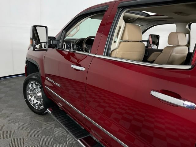 Used 2019 GMC Sierra 2500 Denali w/ Duramax Plus Package AWD/4WD image 44