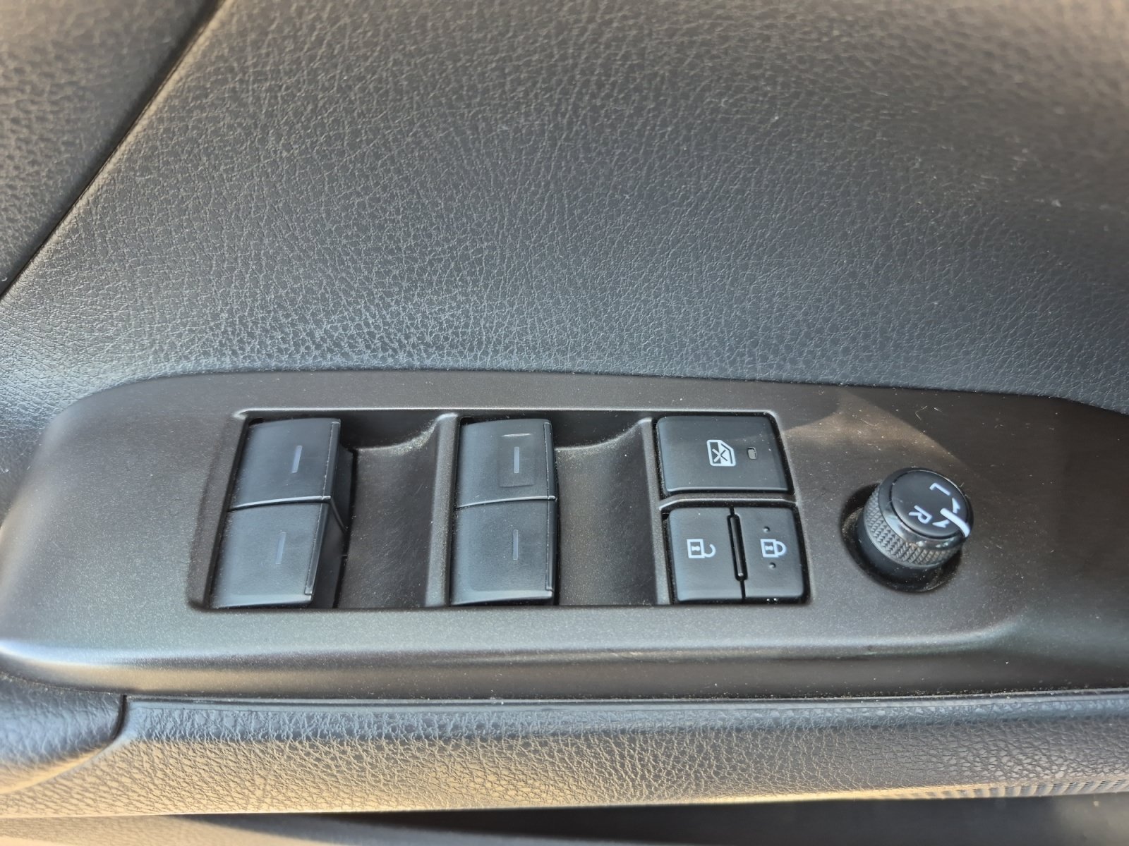 Used 2024 Toyota Camry SE FWD image 15
