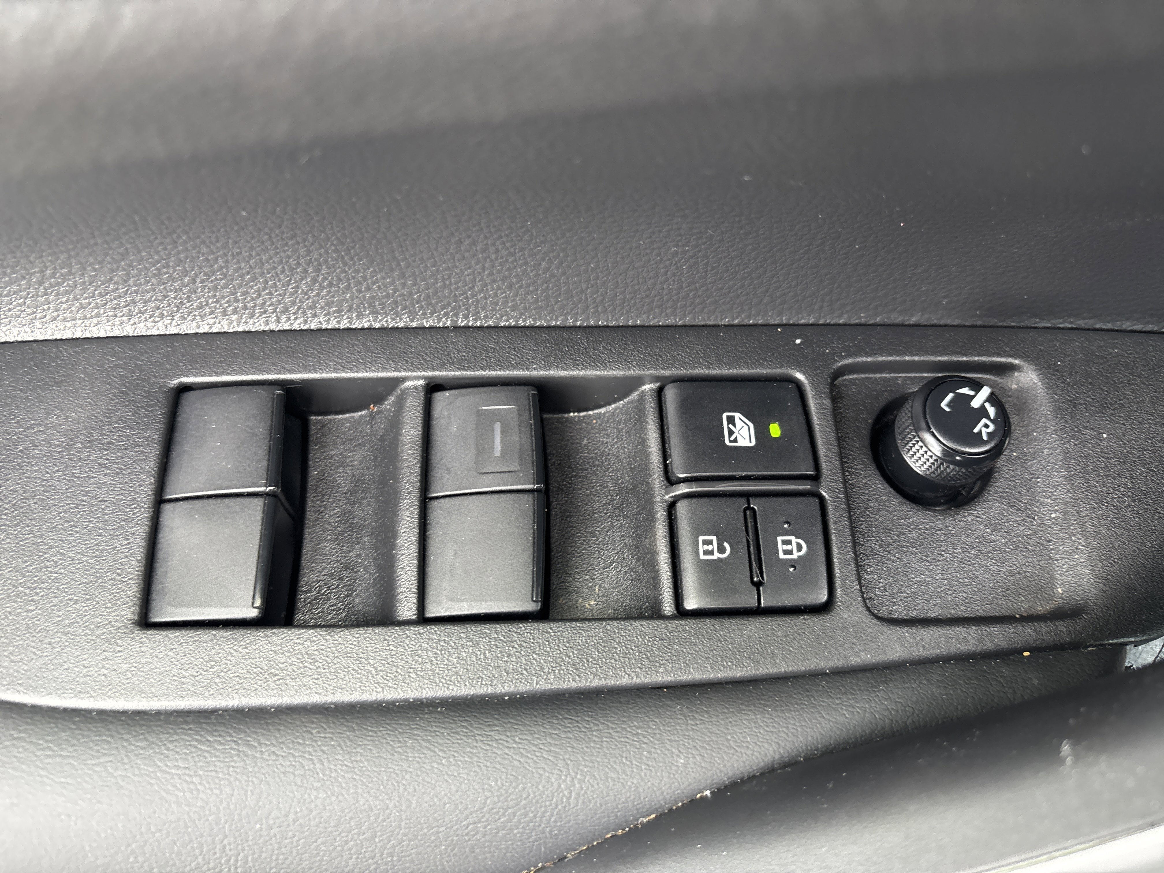 Certified 2025 Toyota Corolla XLE FWD image 17