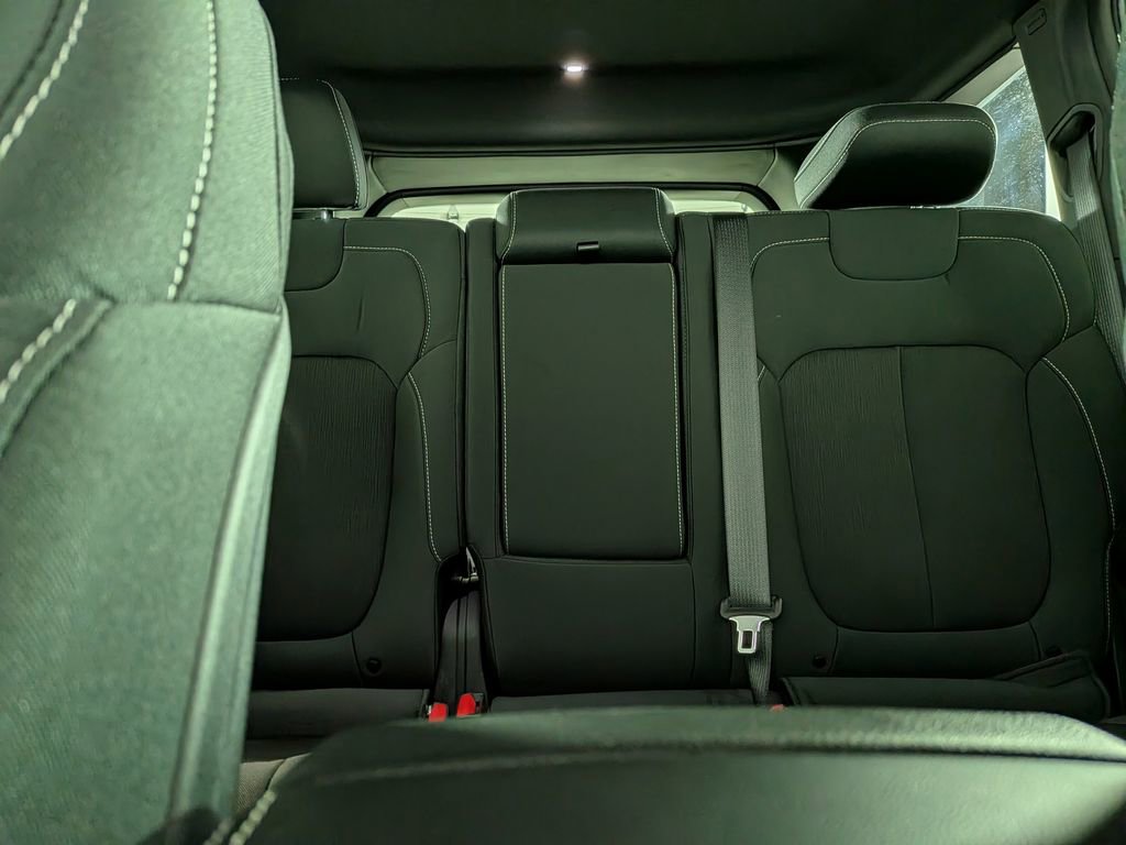 Certified 2025 Jeep Grand Cherokee Laredo X AWD/4WD image 29