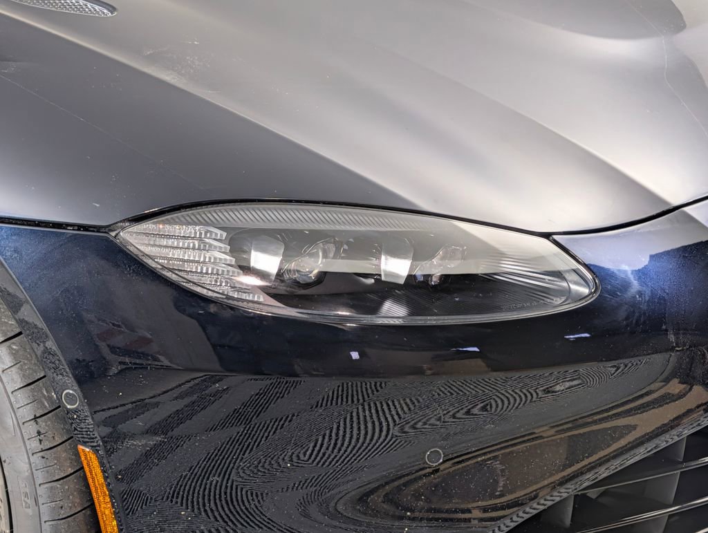 Used 2023 Aston Martin V8 Vantage Coupe image 11