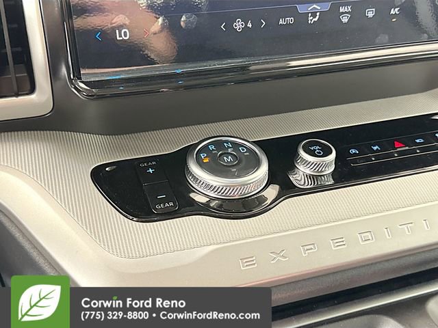 New 2025 Ford Expedition Active image 19