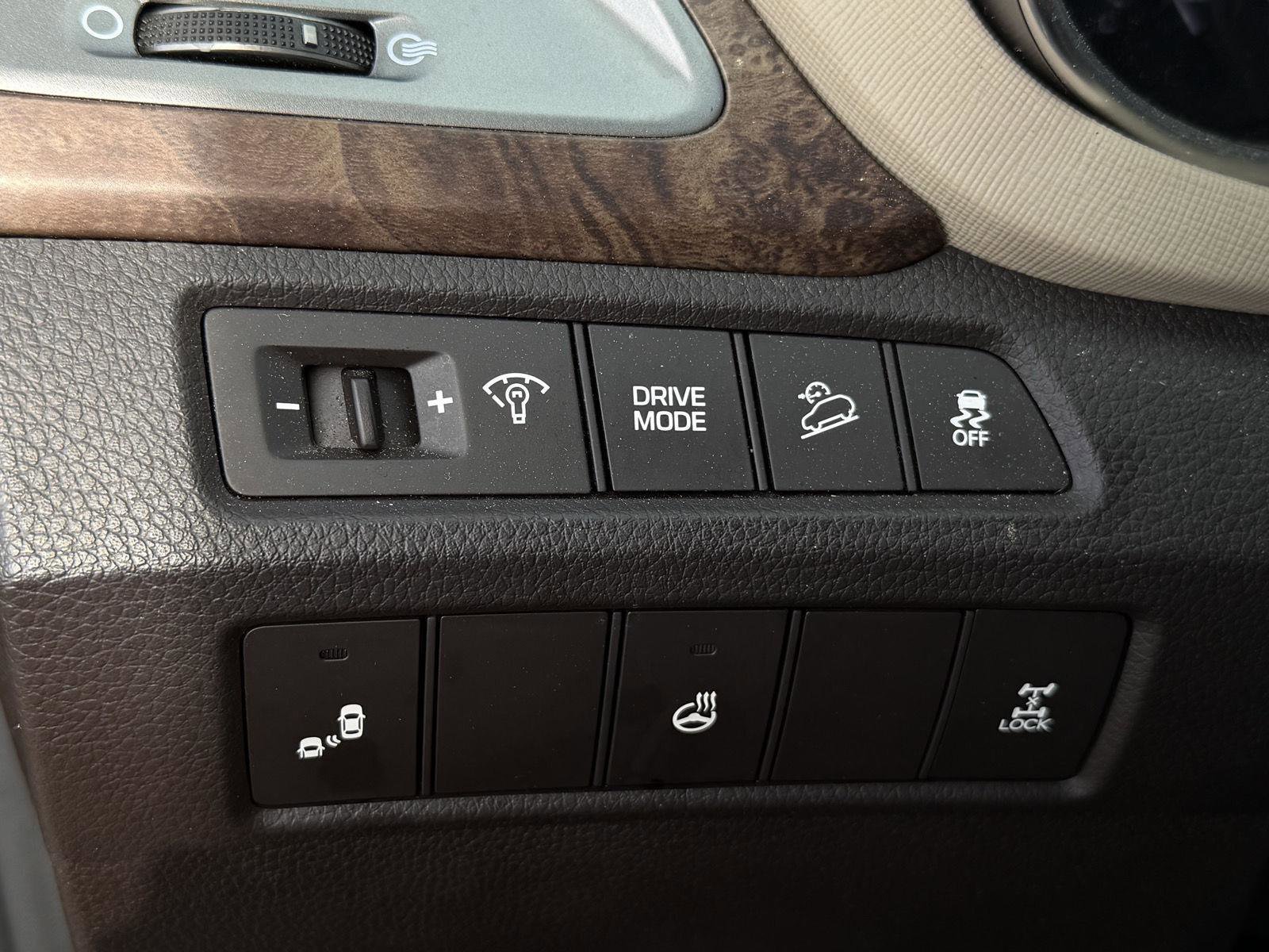 Used 2018 Hyundai Santa Fe Sport w/ 2.4L Tech Package 04 image 21