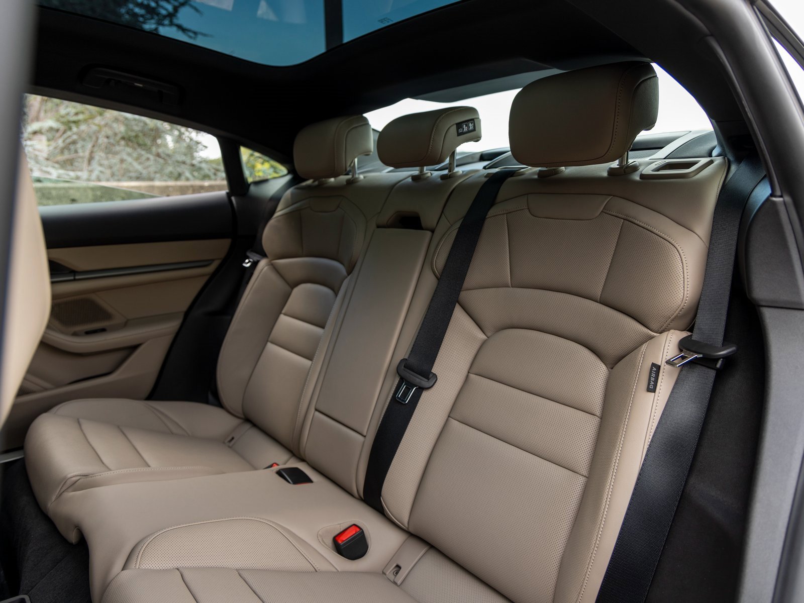 New 2025 Porsche Taycan 4S image 40