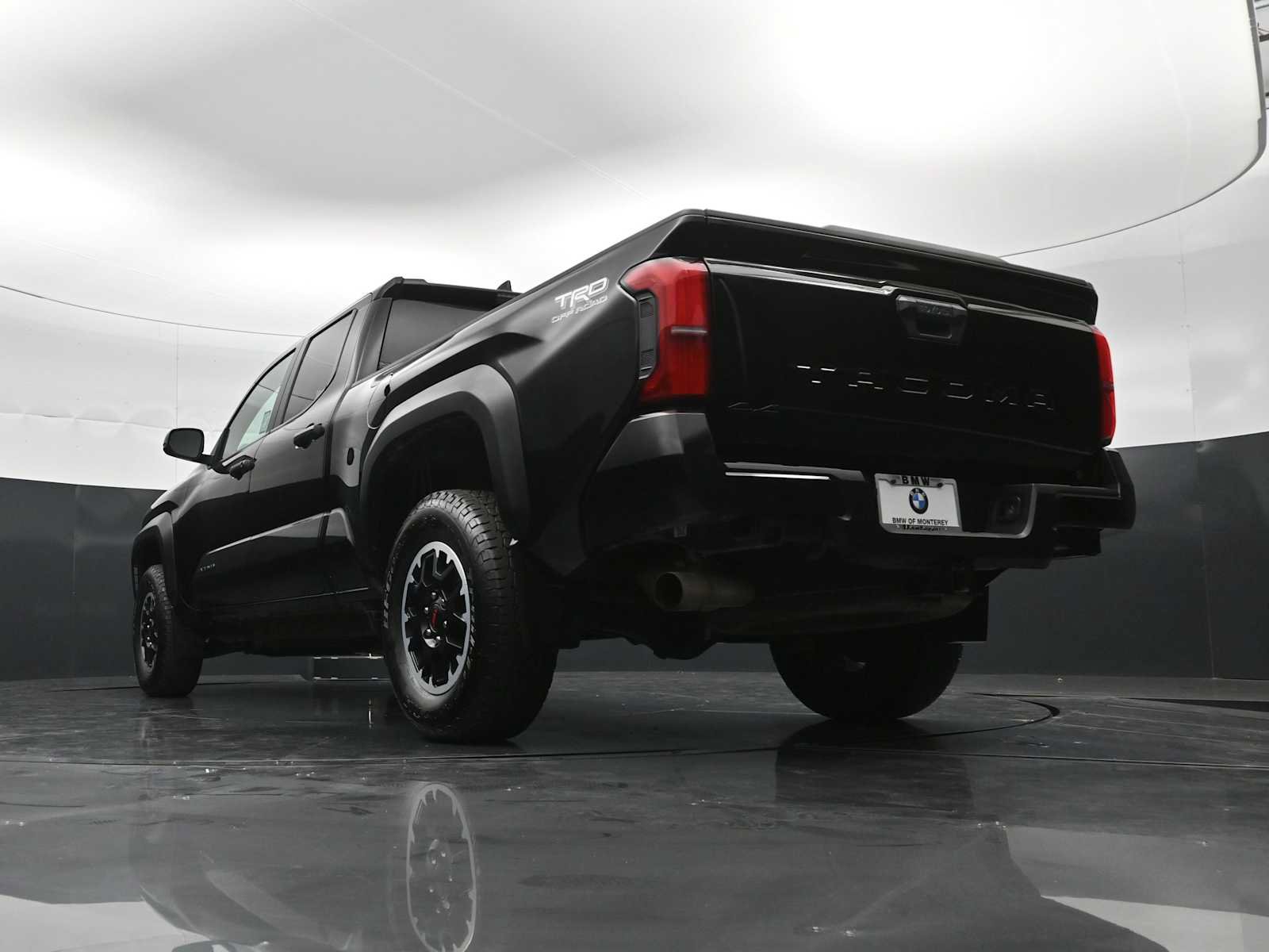 Used 2024 Toyota Tacoma TRD Off-Road AWD/4WD image 31