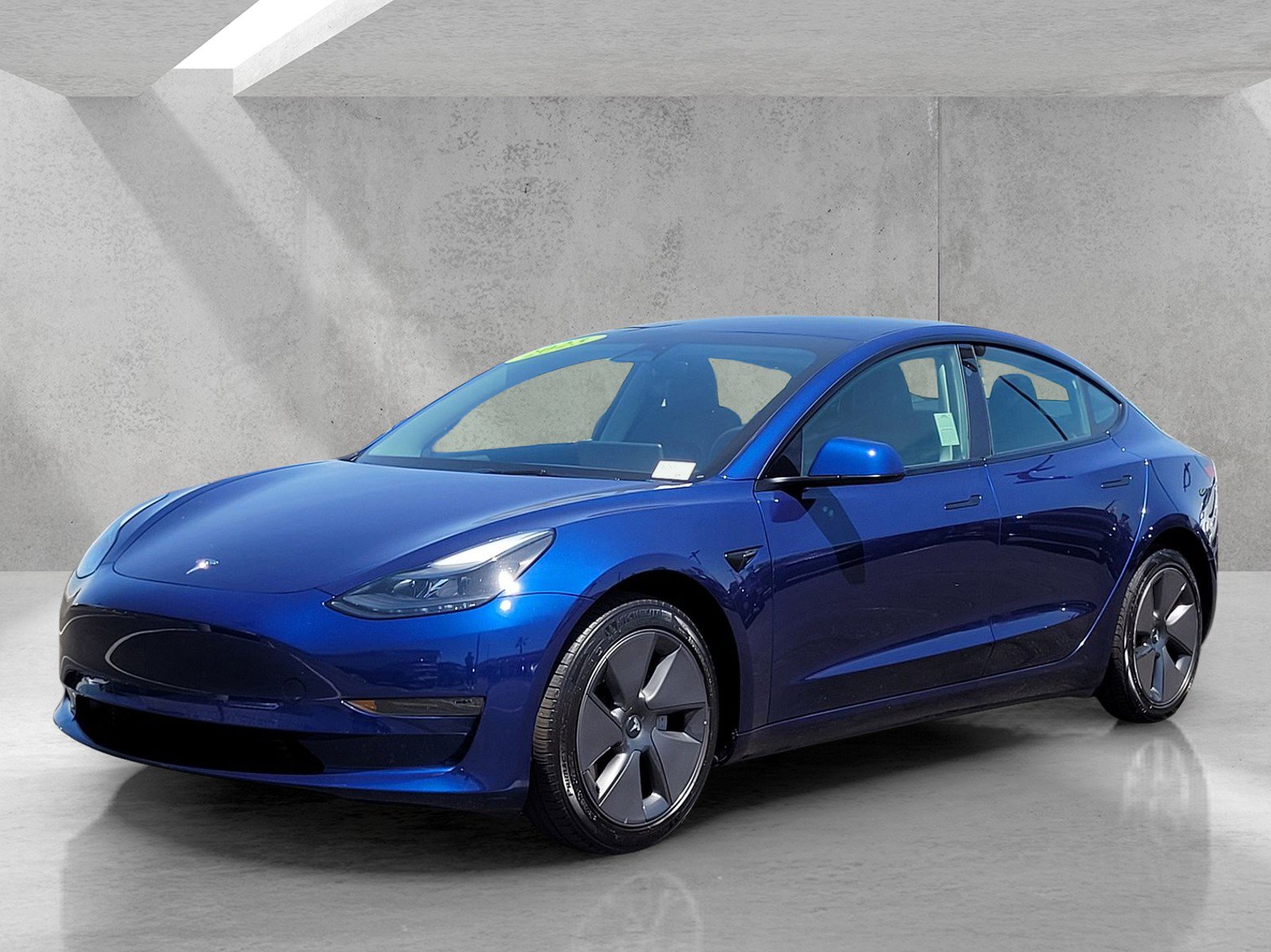 Used 2023 Tesla Model 3 Standard Range image 8