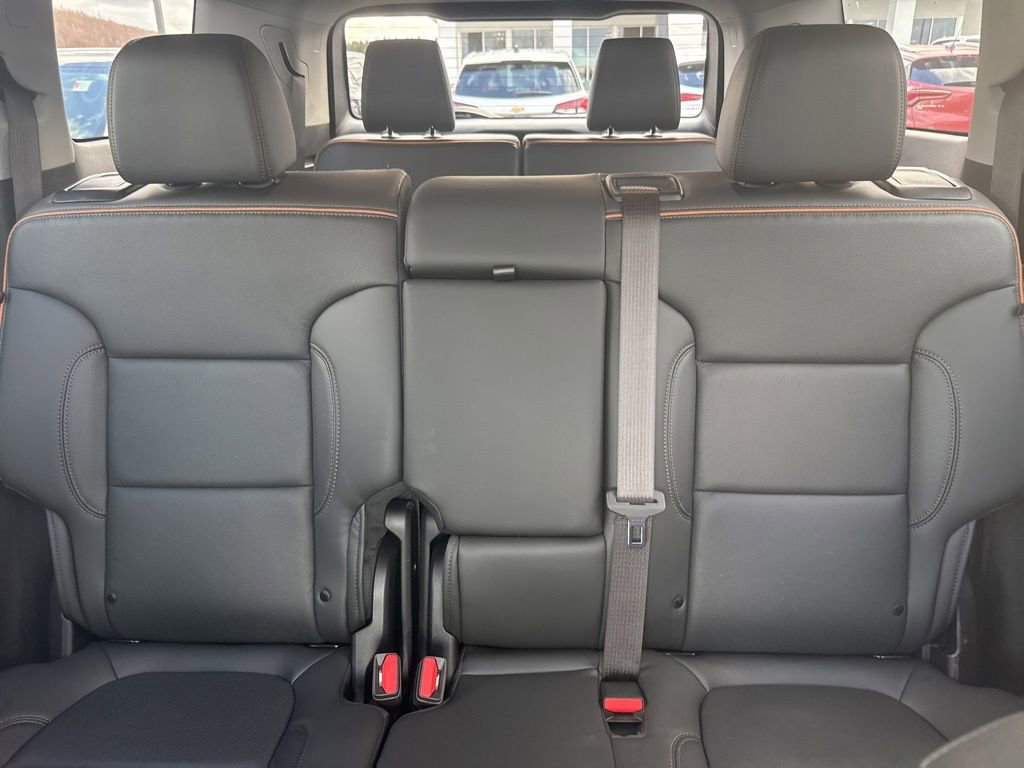 Used 2023 GMC Acadia AT4 w/ Technology Package image 15