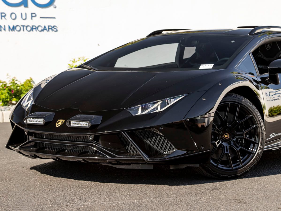 Used 2024 Lamborghini Huracan Sterrato AWD/4WD image 2