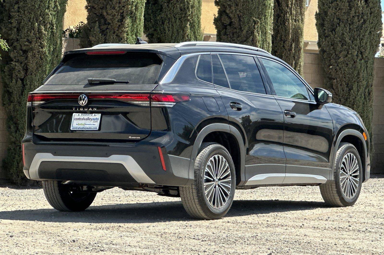 New 2026 Volkswagen Tiguan S AWD/4WD image 4