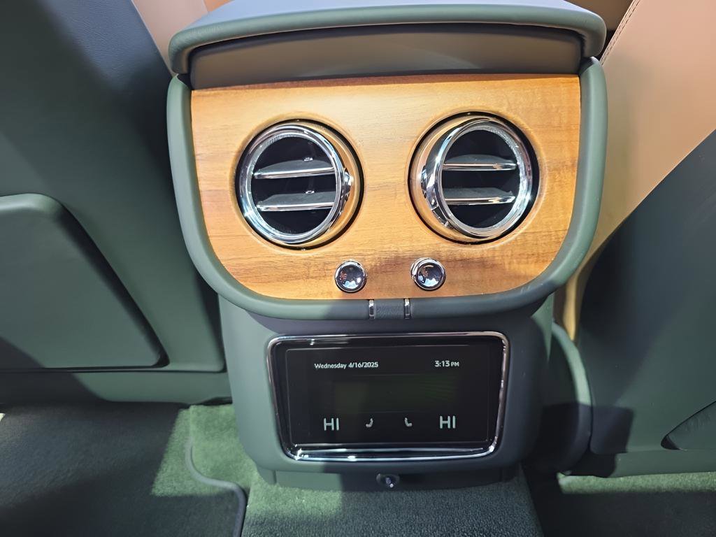 New 2025 Bentley Bentayga image 31