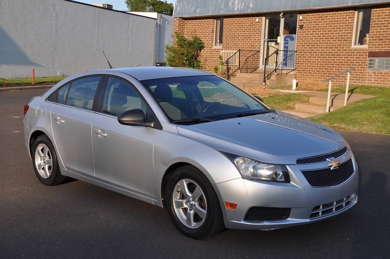 Used 2012 Chevrolet Cruze LS w/ Connectivity Package FWD image 5