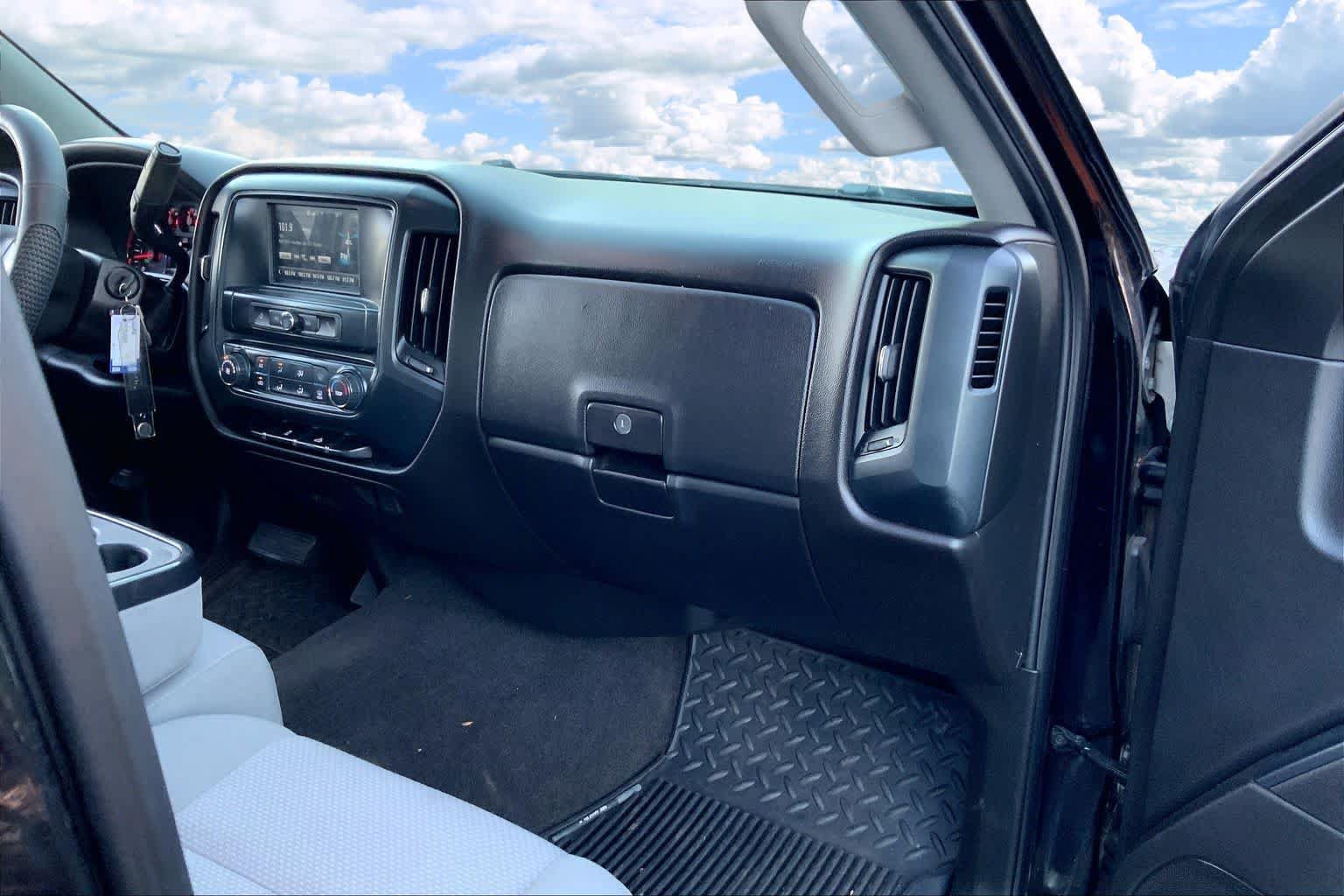Used 2018 Chevrolet Silverado 1500 Custom w/ Custom Value Package RWD image 23