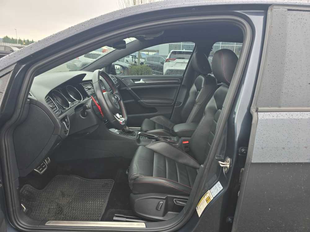 Used 2021 Volkswagen GTI SE image 9