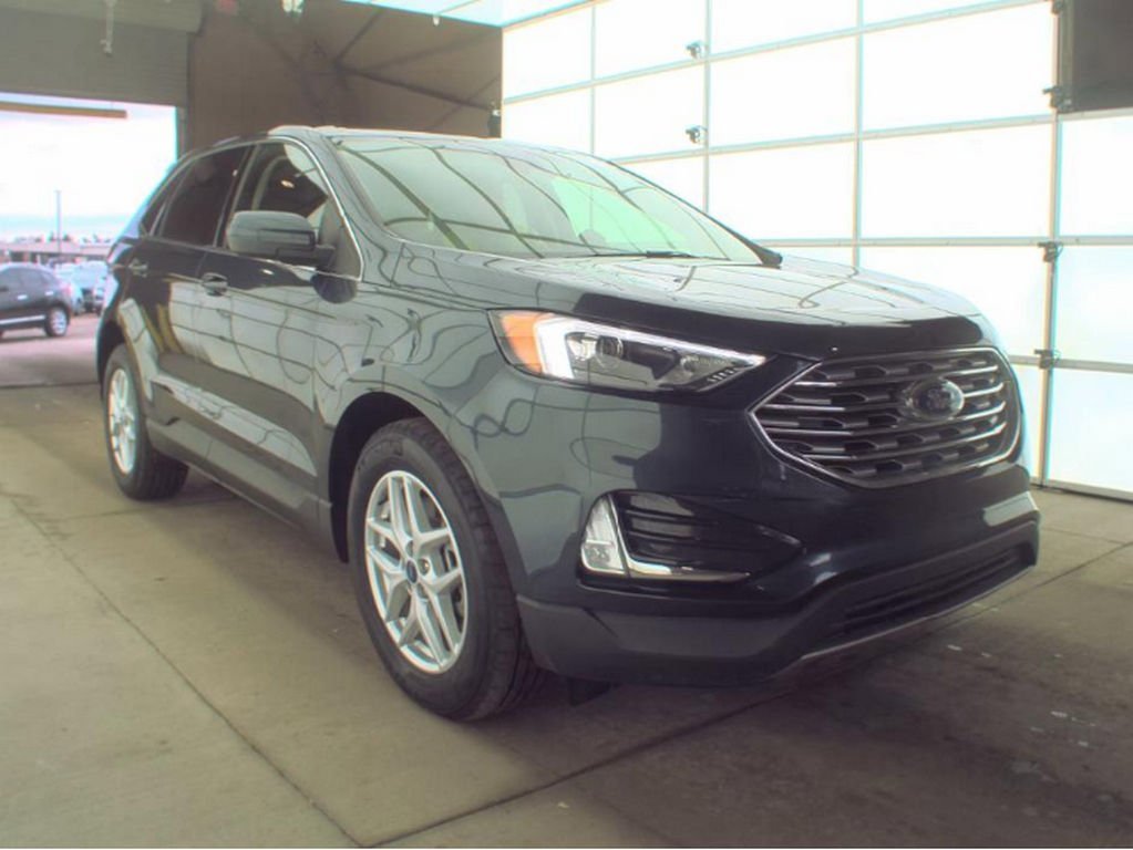 Used 2022 Ford Edge SEL w/ Convenience Package image 4
