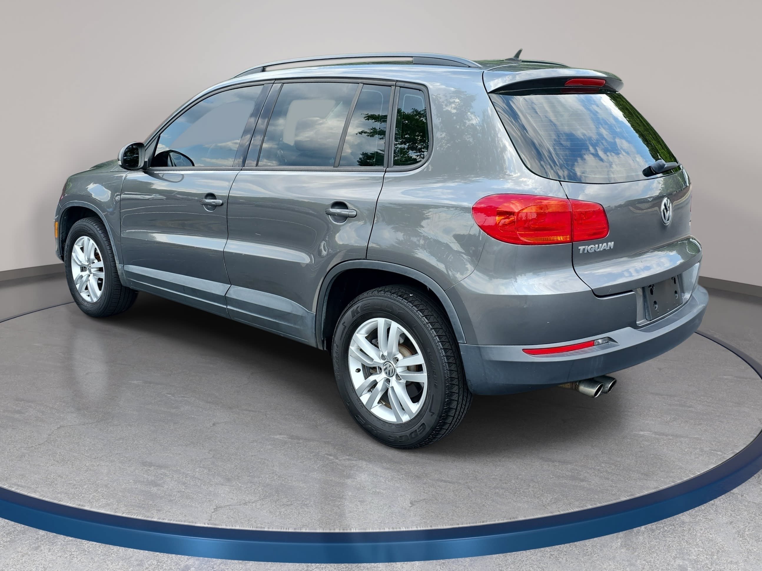 Used 2016 Volkswagen Tiguan S AWD/4WD image 7