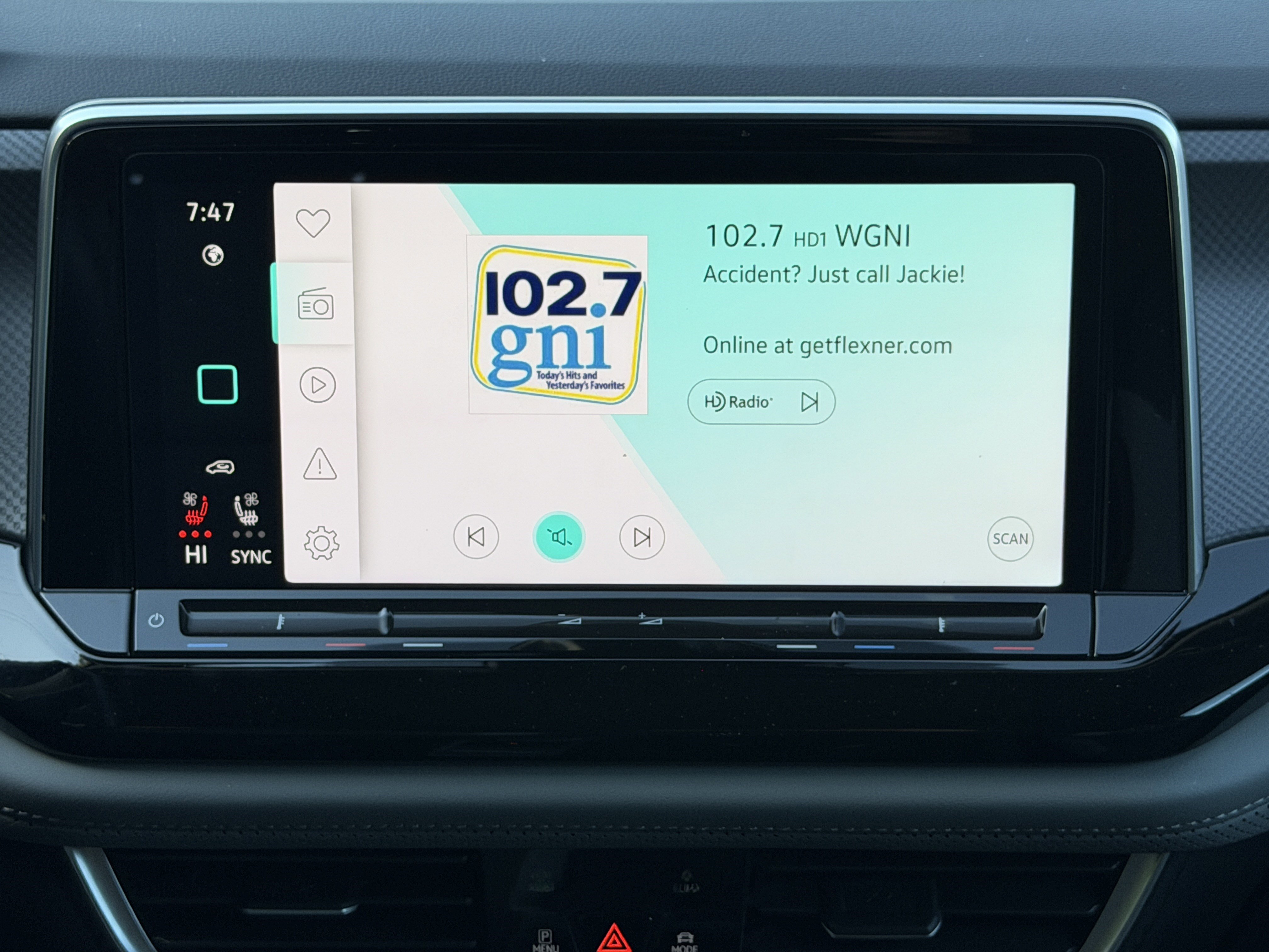 Used 2024 Volkswagen Atlas Peak Edition SEL image 11