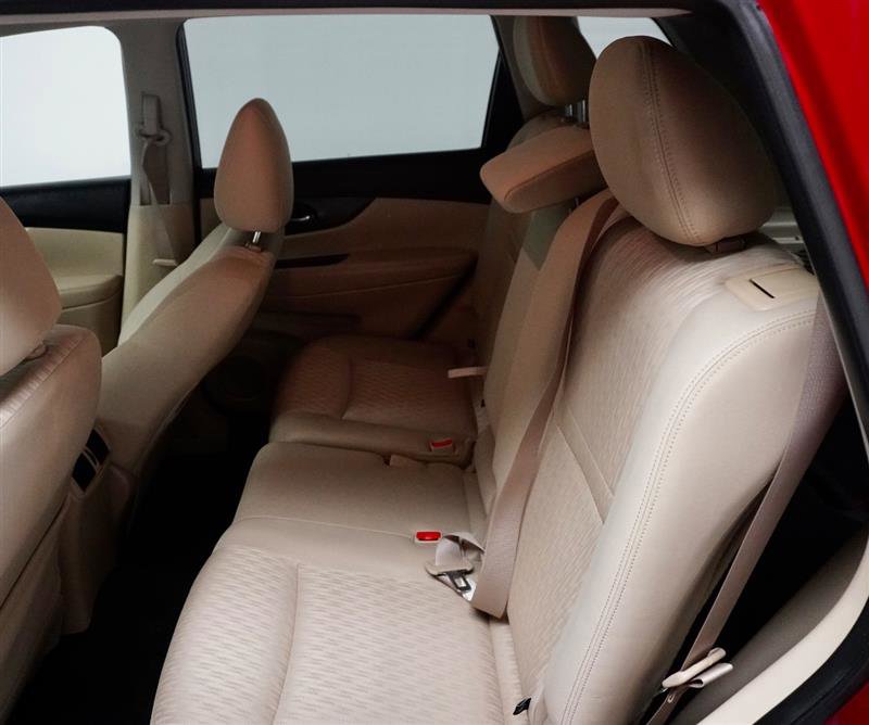 Used 2017 Nissan Rogue SV image 5