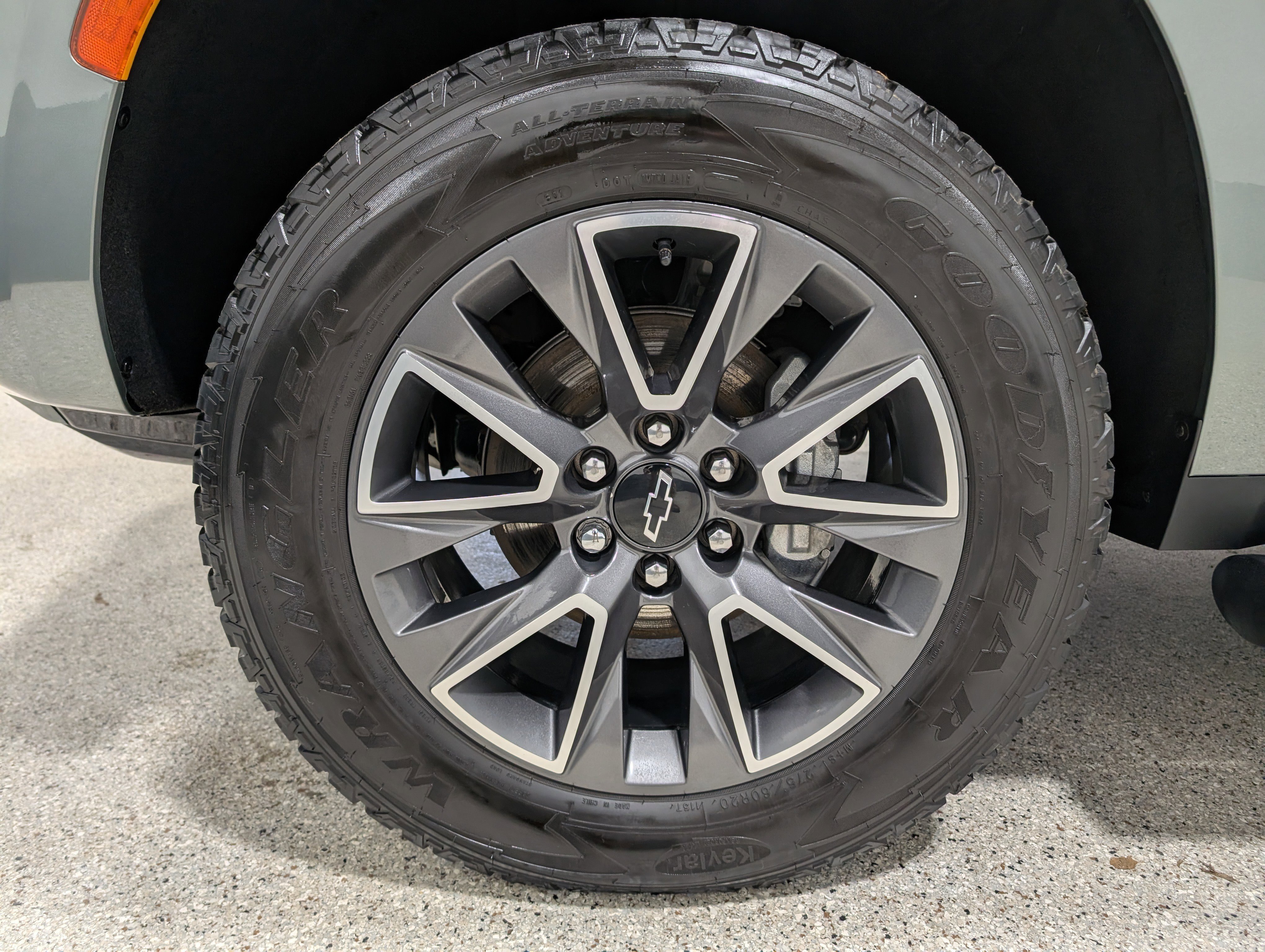 Used 2023 Chevrolet Suburban Z71 w/ Luxury Package image 11