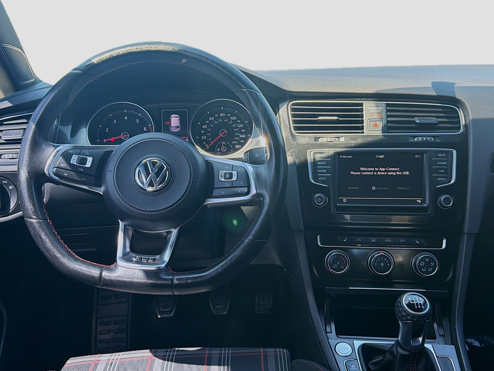 Used 2017 Volkswagen GTI Sport FWD image 21