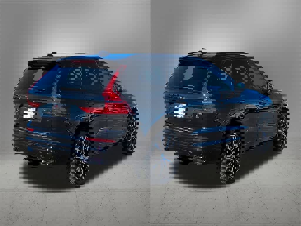 Used 2024 Volvo XC60 B5 Plus w/ Protection Package Premier image 6