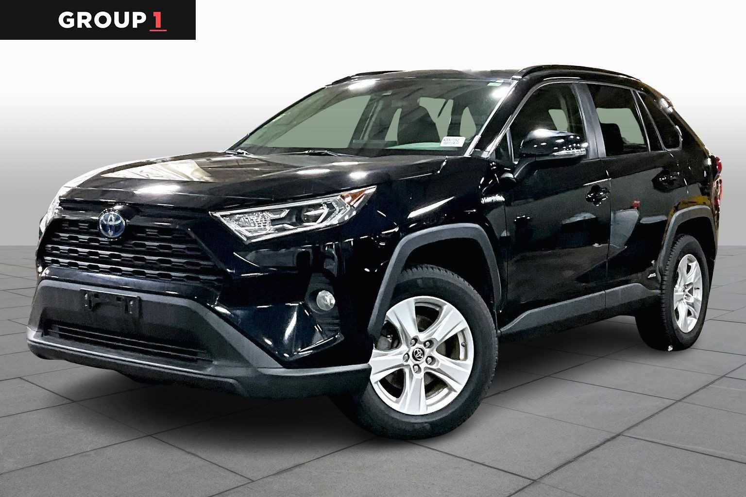 Used 2019 Toyota RAV4 XLE image 2