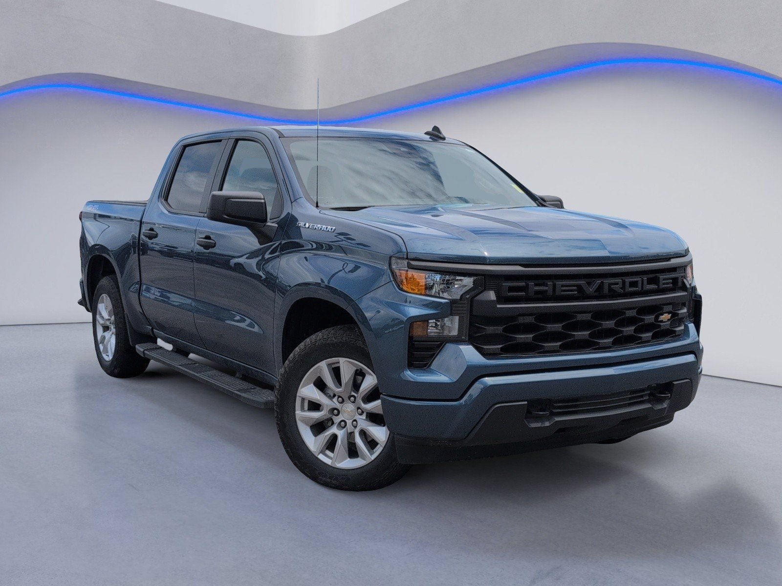 Used 2024 Chevrolet Silverado 1500 Custom AWD/4WD image 2