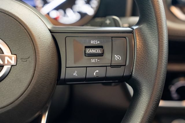 Used 2023 Nissan Rogue S AWD/4WD image 15