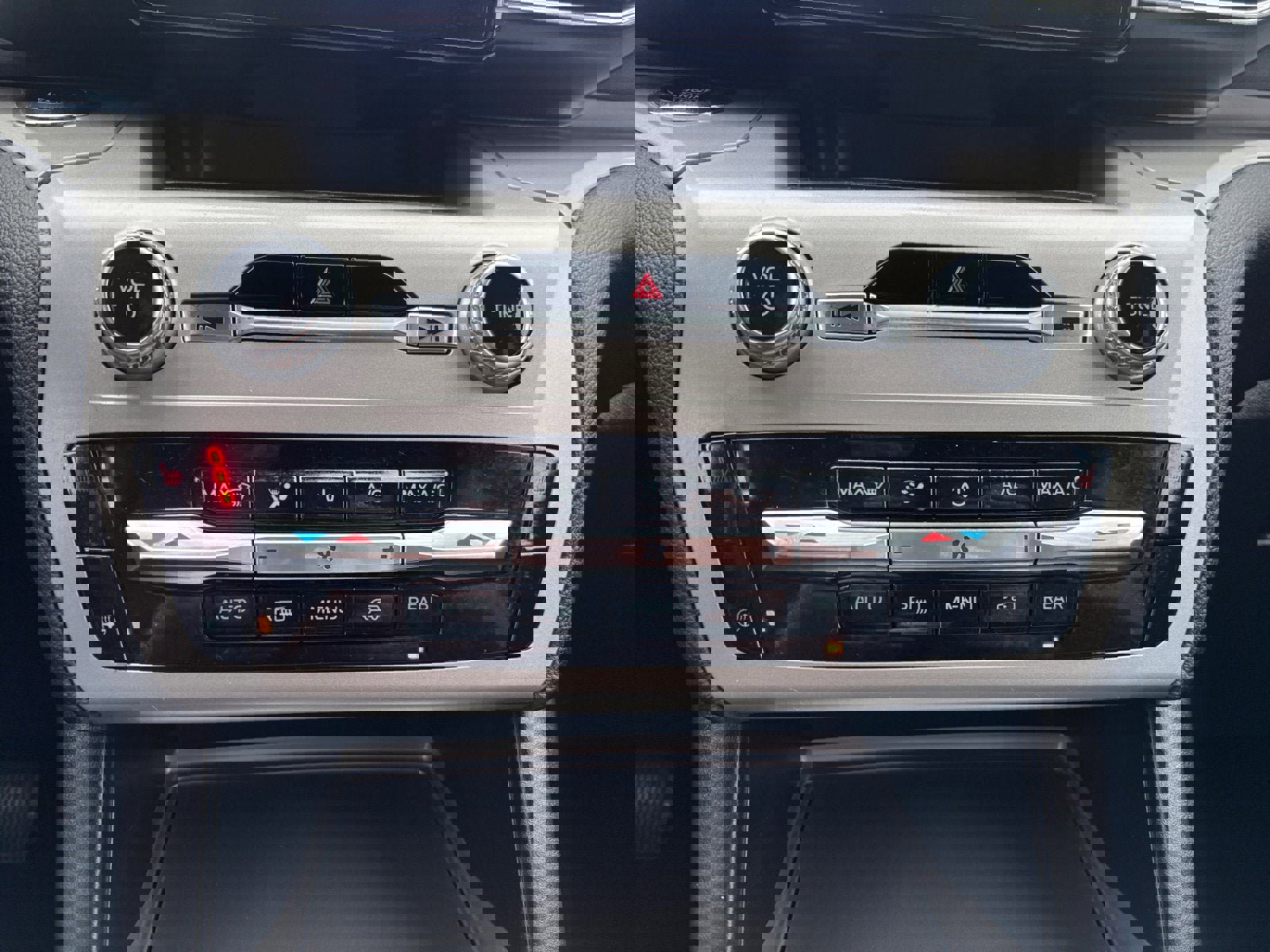 Certified 2023 Ford Explorer XLT w/ Equipment Group 202A image 20