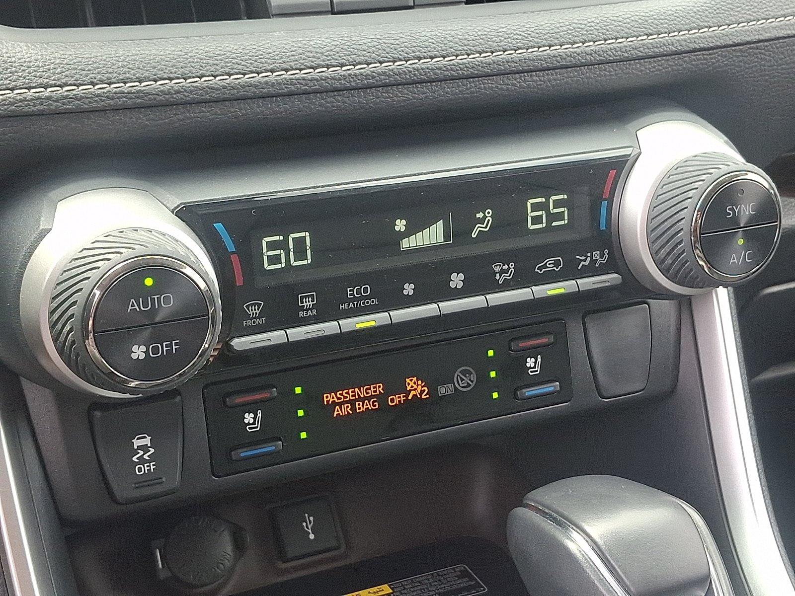Used 2020 Toyota RAV4 Limited AWD/4WD image 17