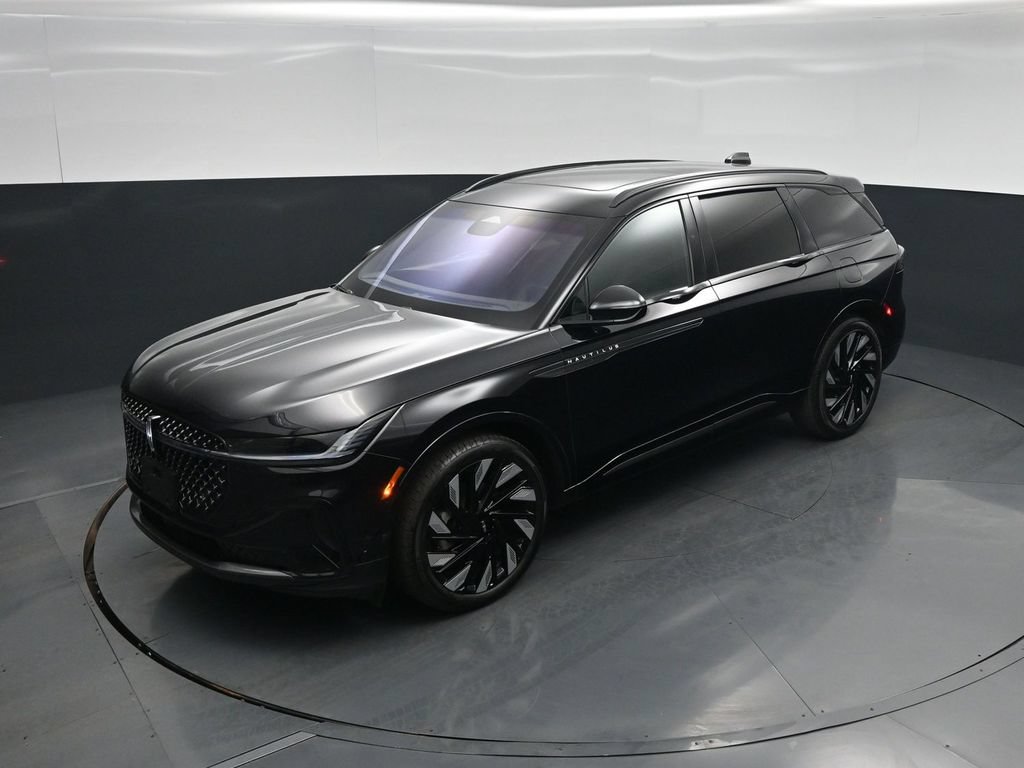 Used 2024 Lincoln Nautilus Reserve w/ Equipment Group 202A AWD/4WD image 31