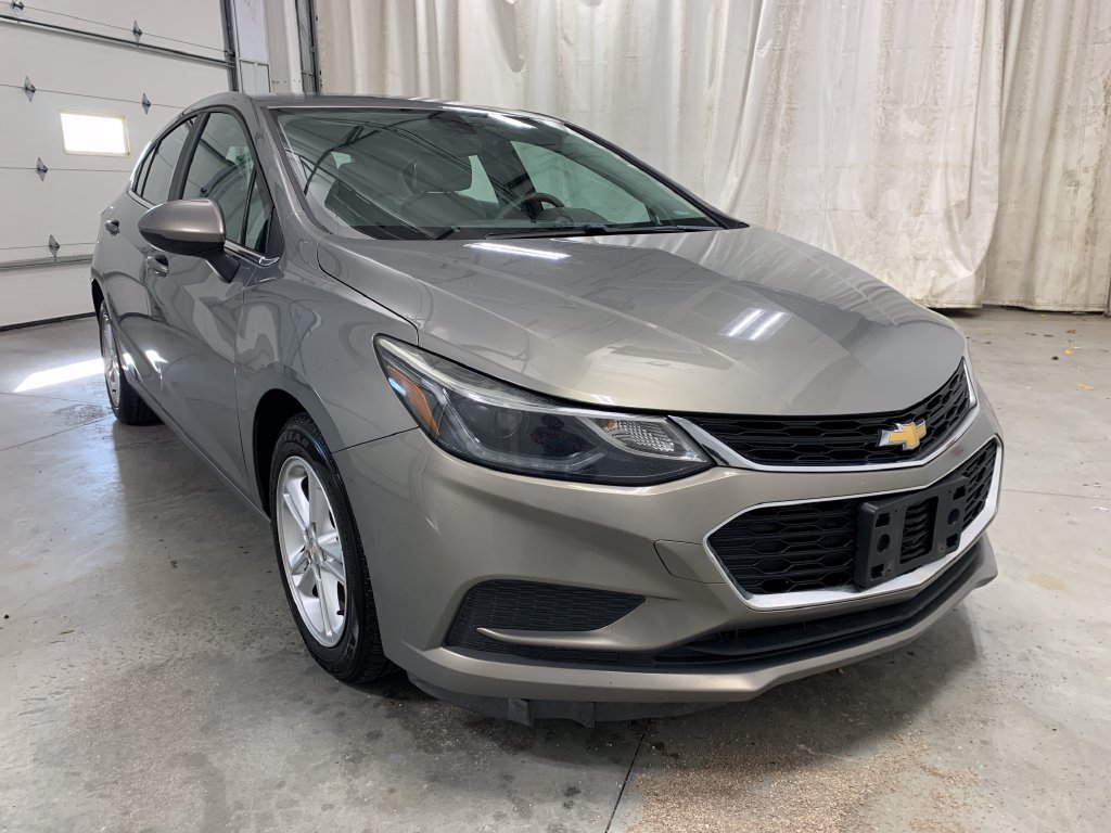 Used 2018 Chevrolet Cruze LT FWD image 13