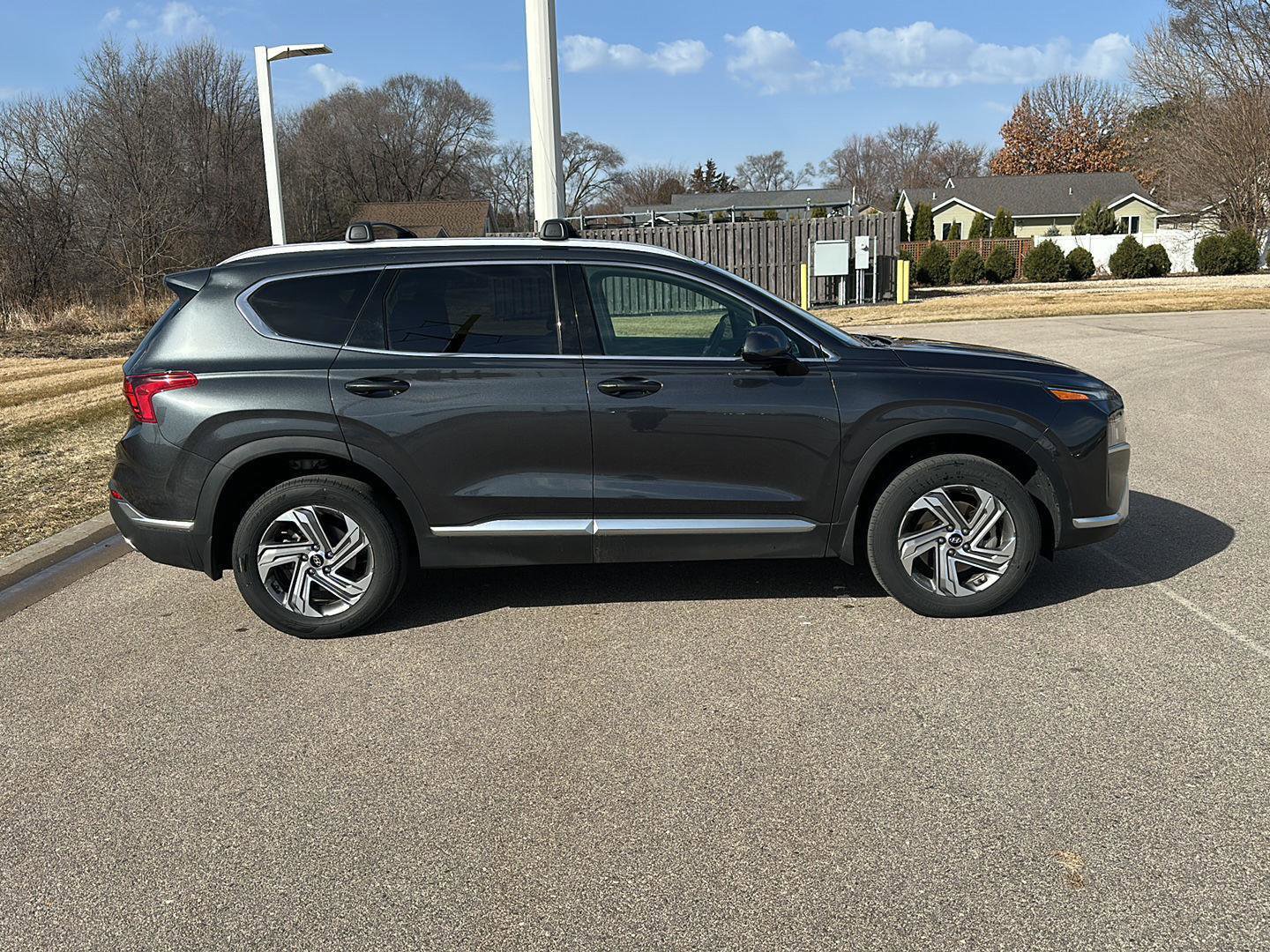 Used 2022 Hyundai Santa Fe SEL image 3
