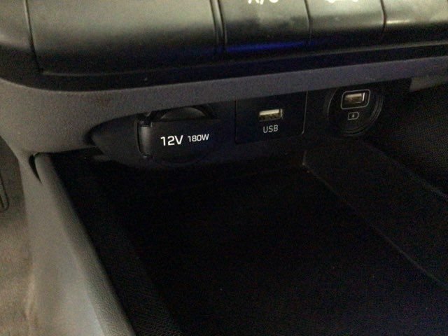 Used 2021 Hyundai Elantra SE FWD image 26