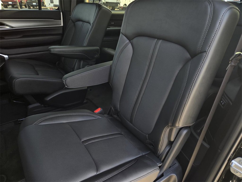 New 2025 Jeep Wagoneer L Series II w/ Premium Group I image 14