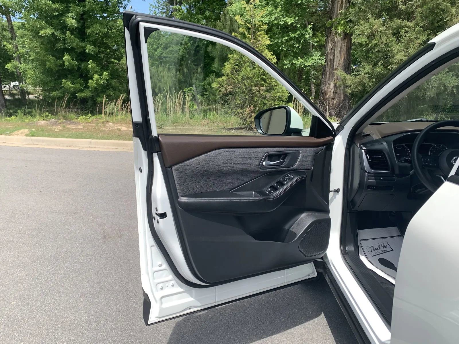 Used 2022 Nissan Rogue SV FWD image 22