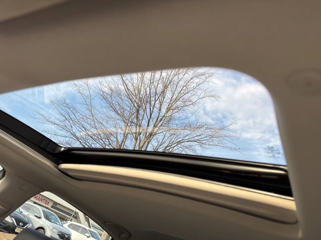 Used 2022 Honda Accord Touring image 6