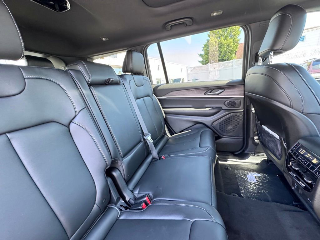 New 2026 Jeep Grand Cherokee L Limited AWD/4WD image 21