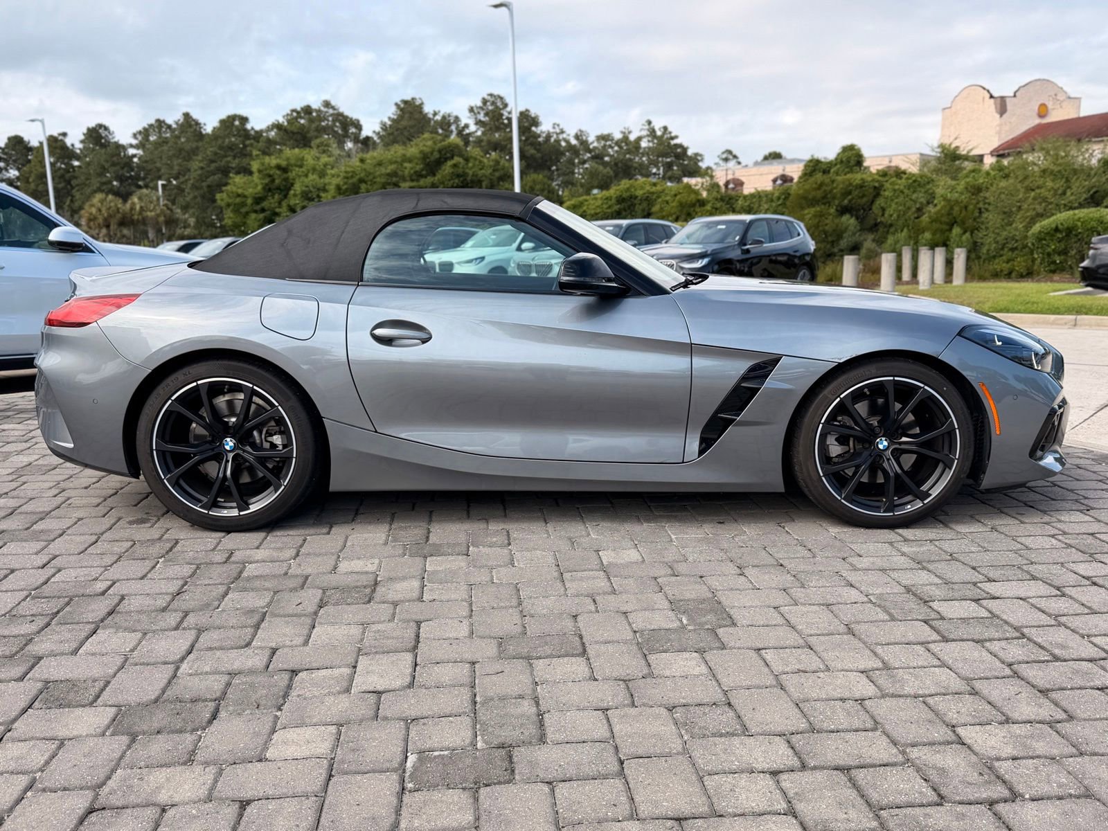 Certified 2024 BMW Z4 sDrive30i w/ Premium Package RWD image 6
