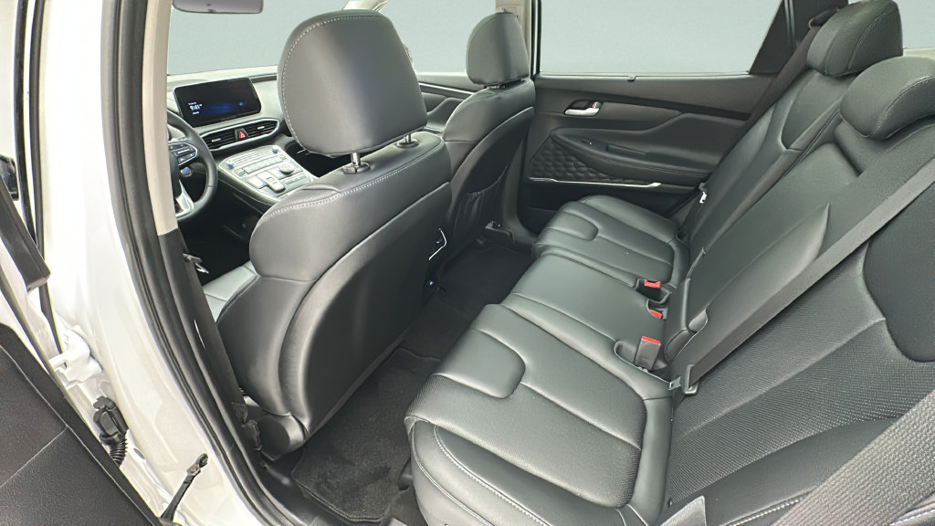 Used 2023 Hyundai Santa Fe SEL w/ Premium Package AWD/4WD image 9