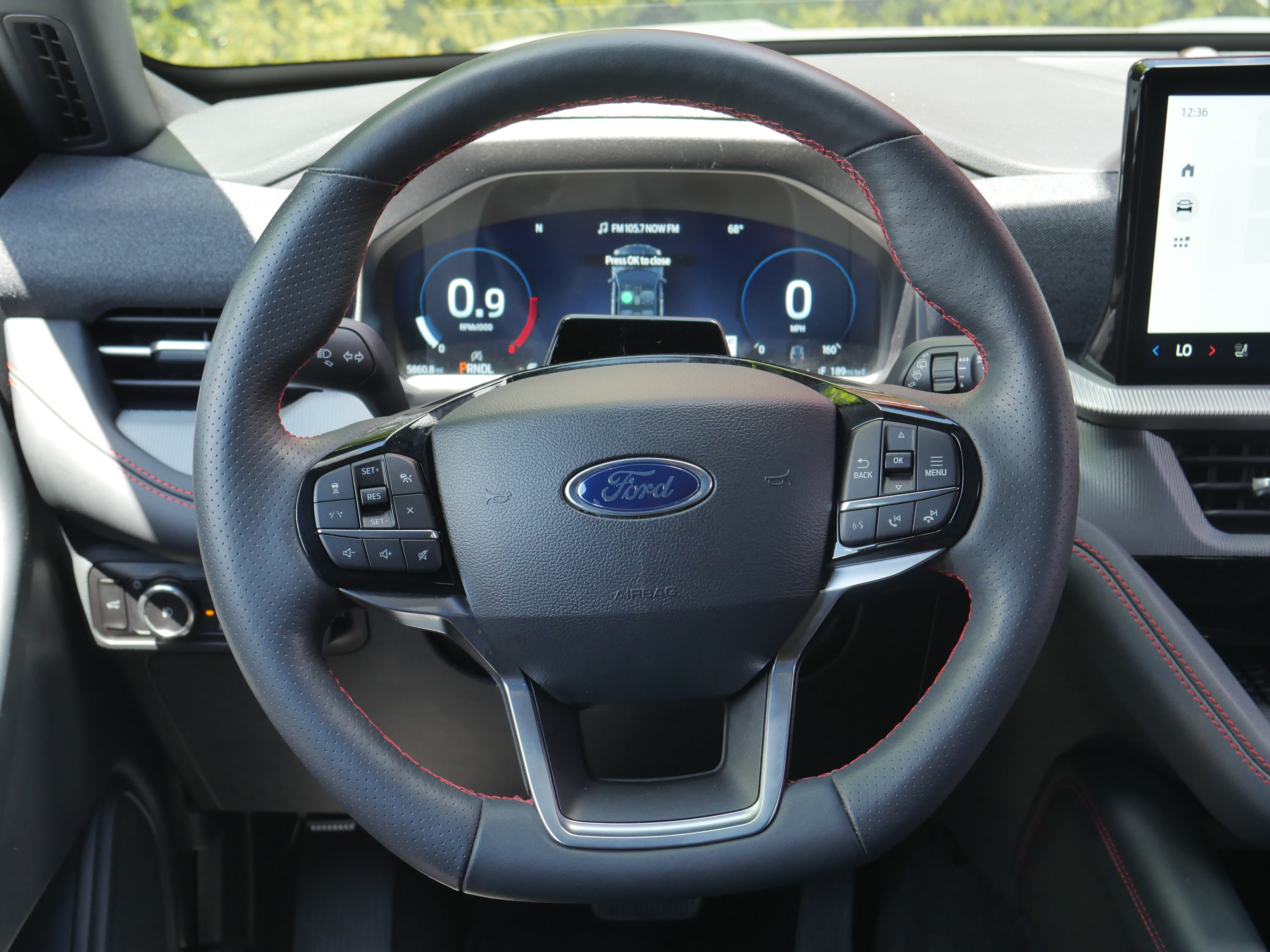 Used 2025 Ford Explorer ST-Line w/ Premium Package AWD/4WD image 7