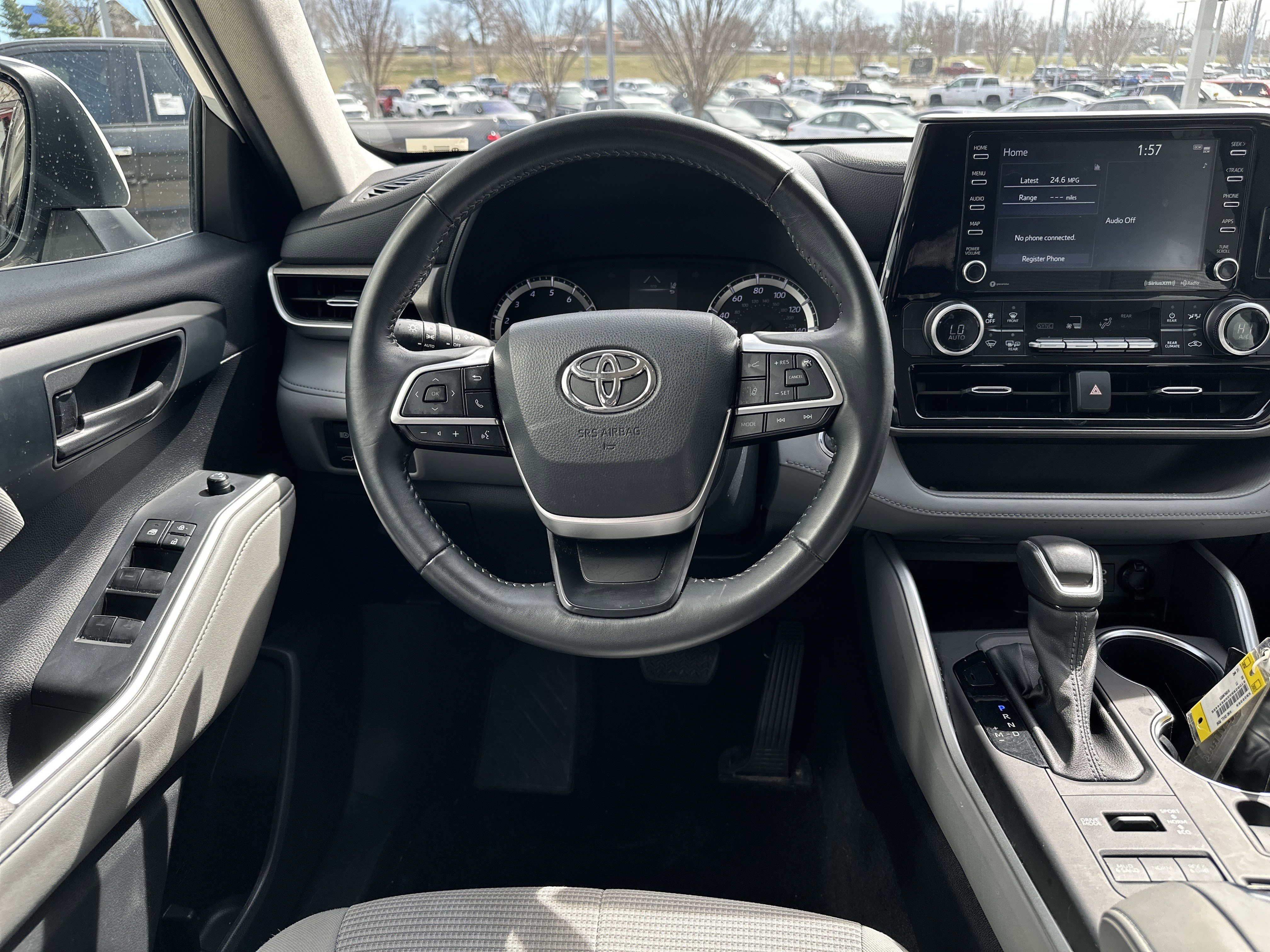 Used 2022 Toyota Highlander LE image 16