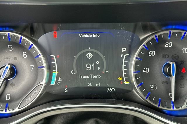 New 2026 Chrysler Pacifica Pinnacle w/ Trailer Tow Group AWD/4WD image 25