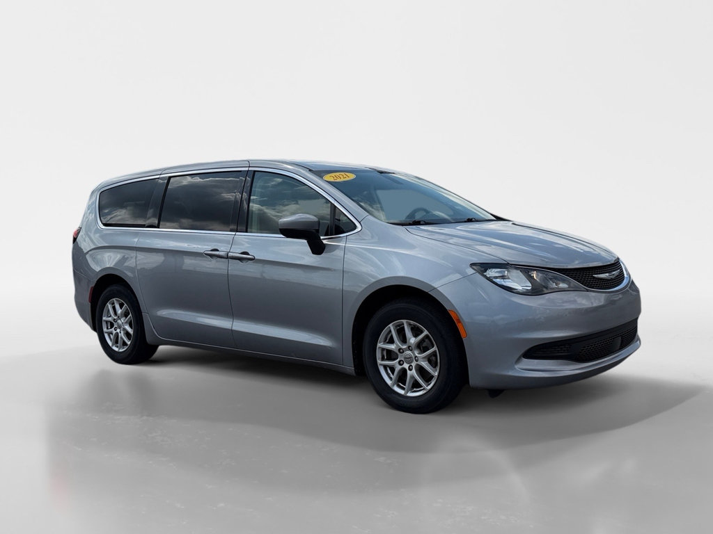Used 2021 Chrysler Voyager LX w/ Cold Weather Group FWD image 7
