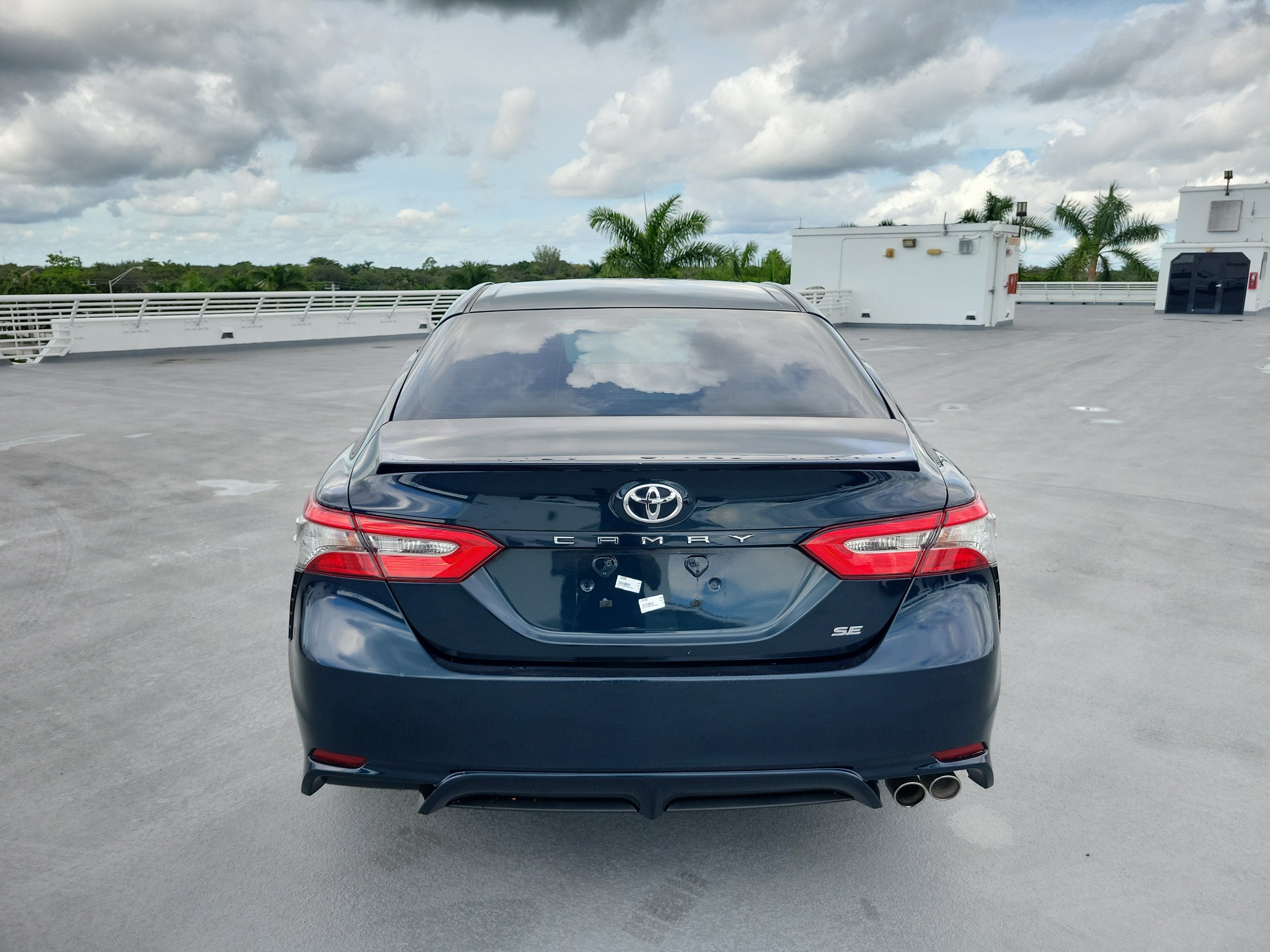 Used 2018 Toyota Camry SE FWD image 5