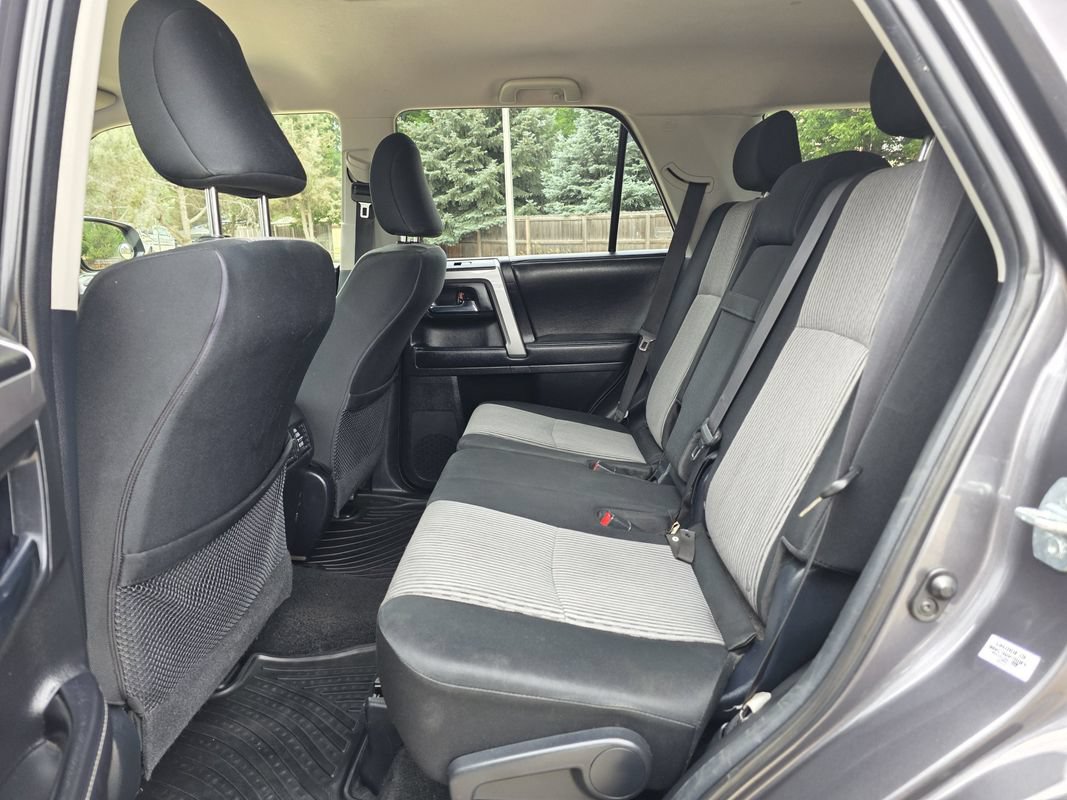 Used 2016 Toyota 4Runner SR5 AWD/4WD image 16