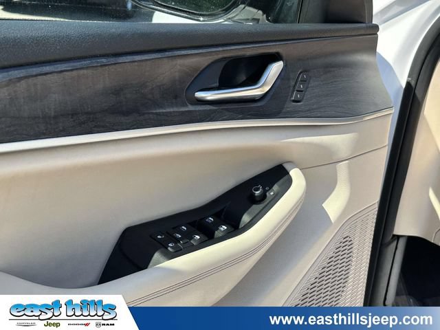 Used 2023 Jeep Grand Cherokee Limited AWD/4WD image 14