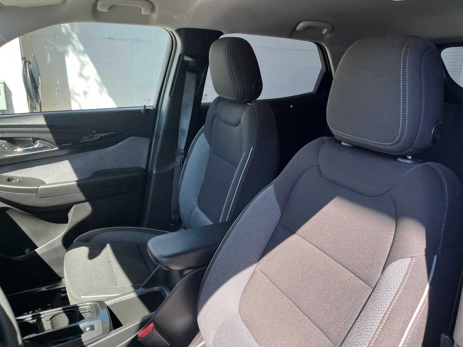 Used 2025 Chevrolet TrailBlazer LT FWD image 28