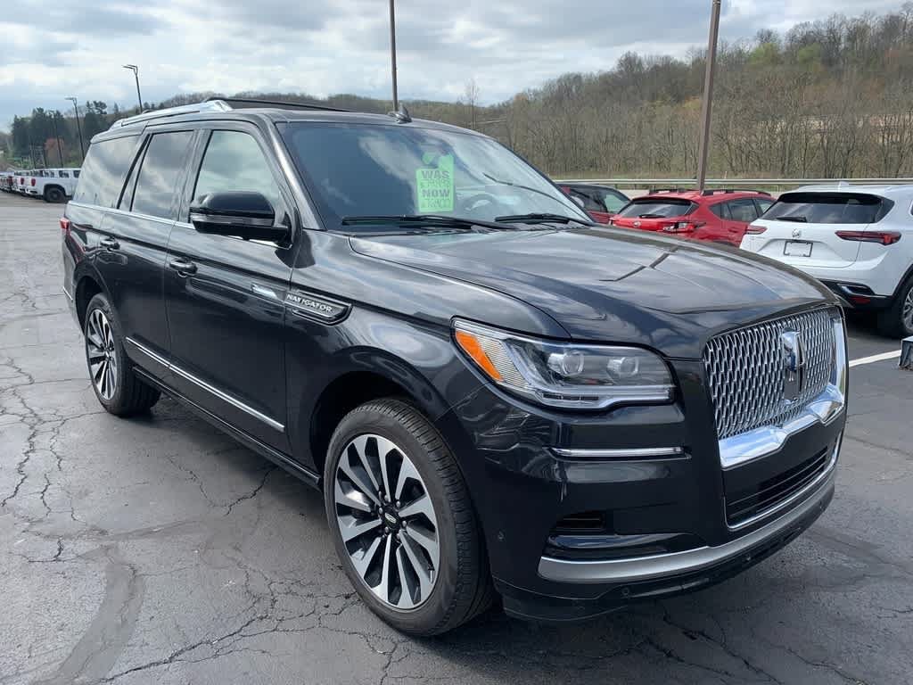 Used 2024 Lincoln Navigator Reserve AWD/4WD image 6